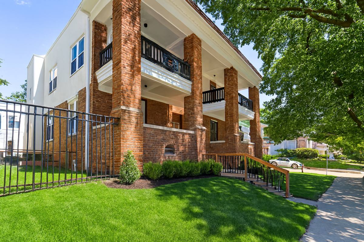 Apartment for rent at 1800-1802 W 41st St, Kansas City, MO 64111
