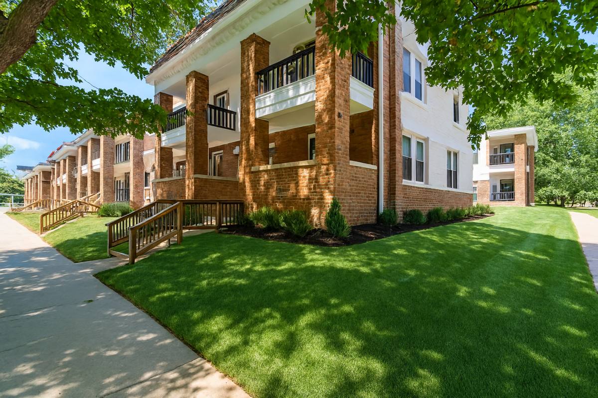 Apartment for rent at 1800-1802 W 41st St, Kansas City, MO 64111