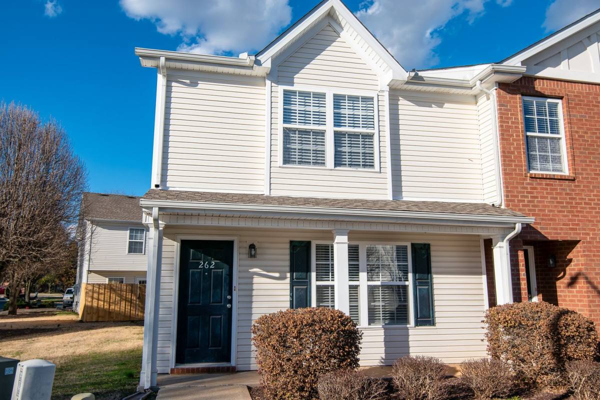 Townhouse for rent at 262 Arapaho Dr, Murfreesboro, TN 37128