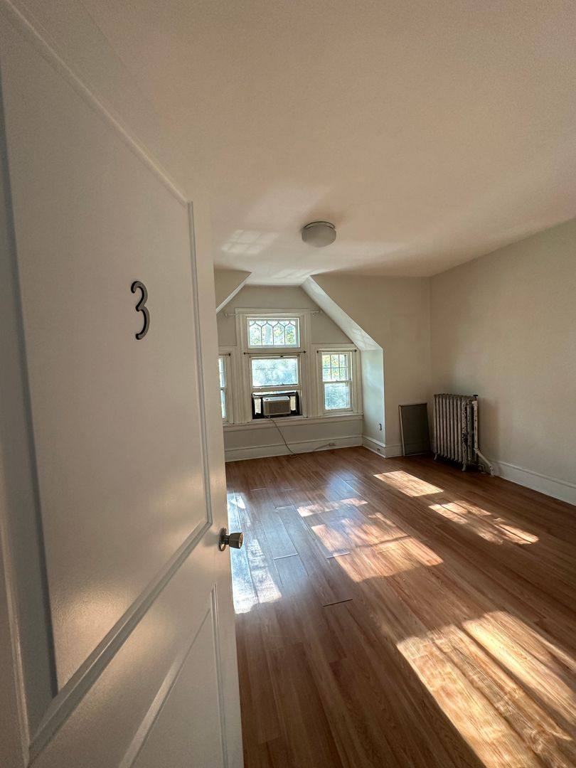 Apartment for rent at 325 N 34th St, Philadelphia, PA 19104