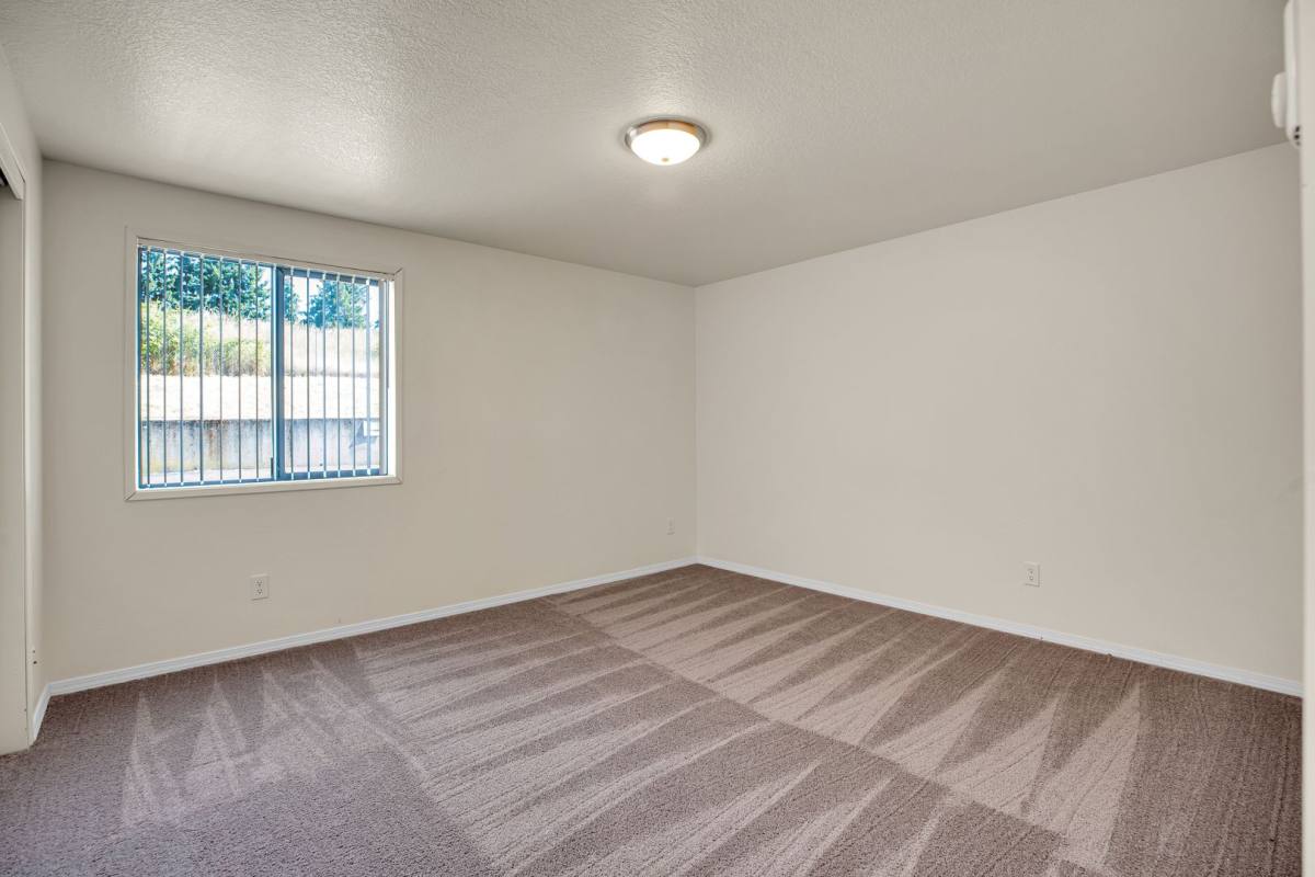 Apartment for rent at 5700-5706 NE 34th St, Vancouver, WA 98661