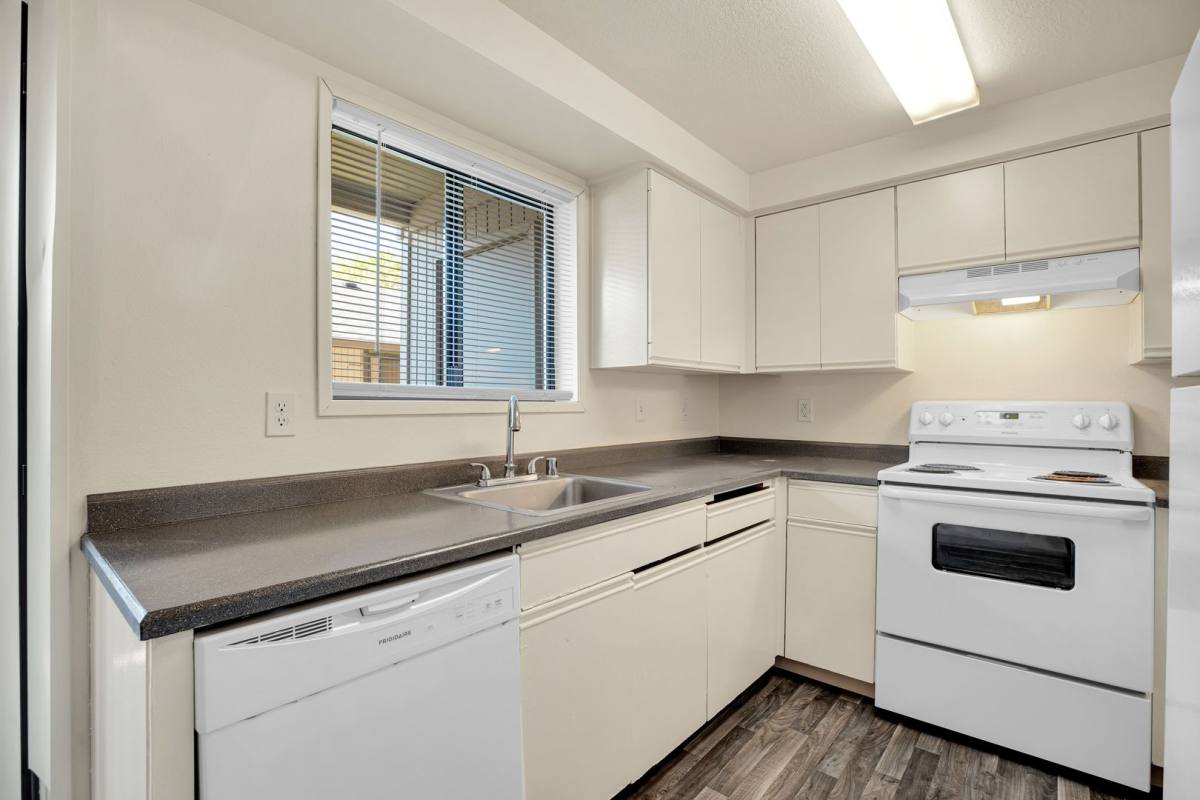 Apartment for rent at 5700-5706 NE 34th St, Vancouver, WA 98661