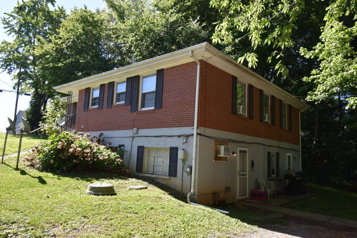 Apartment for rent at 406 Hietts Lane, Clarksville, TN 37043