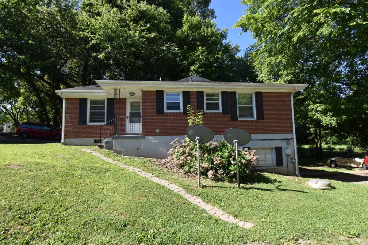 Apartment for rent at 406 Hietts Lane, Clarksville, TN 37043
