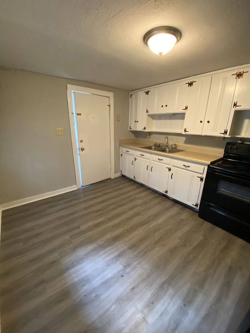 Apartment for rent at 406 Hietts Lane, Clarksville, TN 37043