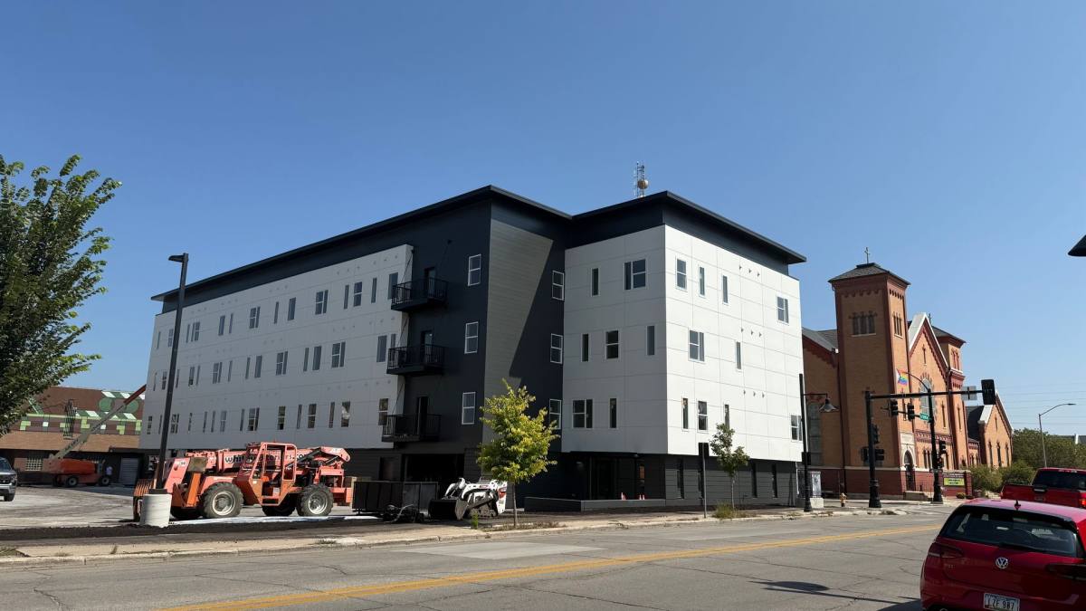 Apartment for rent at 110 N Delaware Ave, Mason City, IA 50401