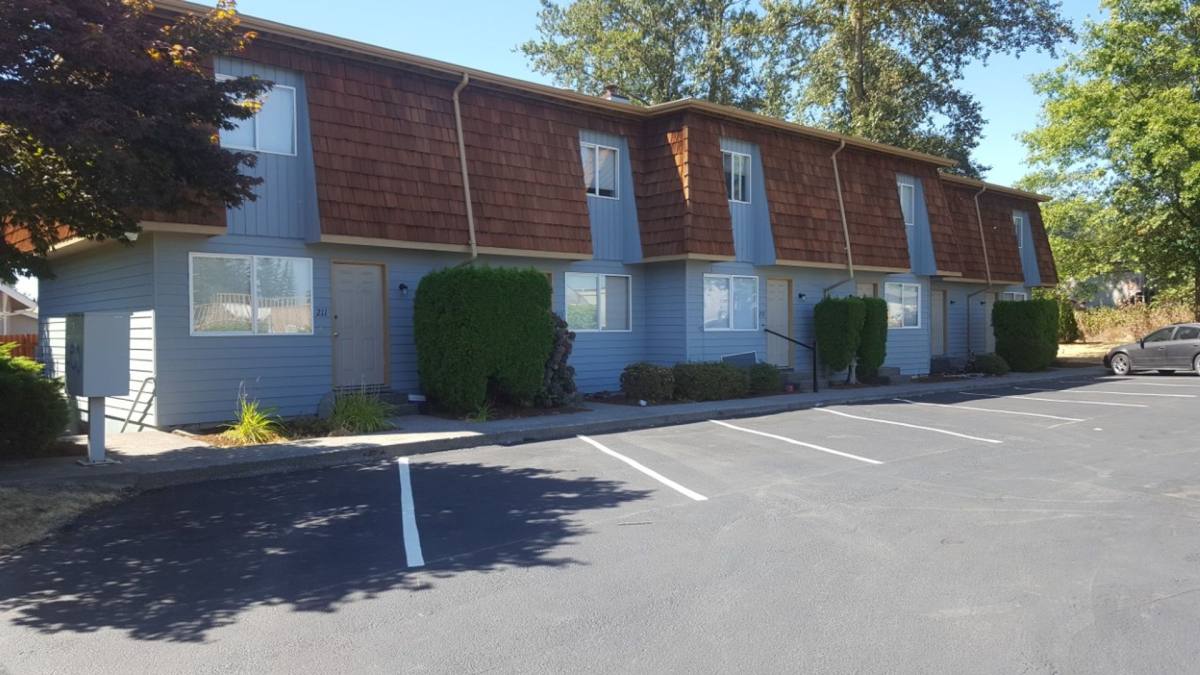 Townhouse for rent at 211-221 Maple St, Lynden, WA 98264