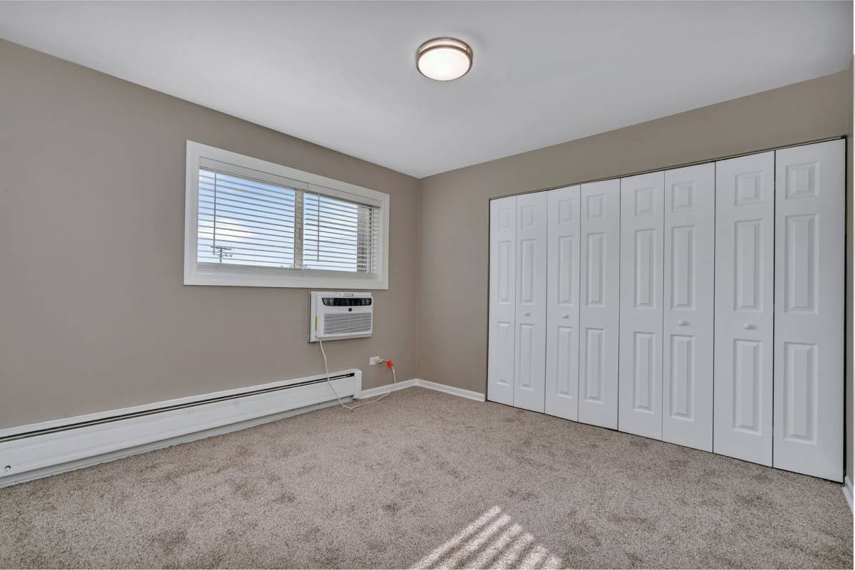Apartment for rent at 21 N Main St, Glen Ellyn, IL 60137