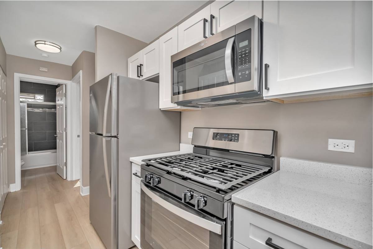 Apartment for rent at 21 N Main St, Glen Ellyn, IL 60137
