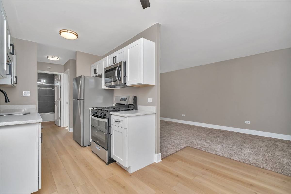 Apartment for rent at 21 N Main St, Glen Ellyn, IL 60137