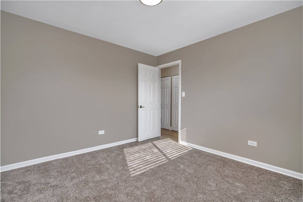 Apartment for rent at 21 N Main St, Glen Ellyn, IL 60137