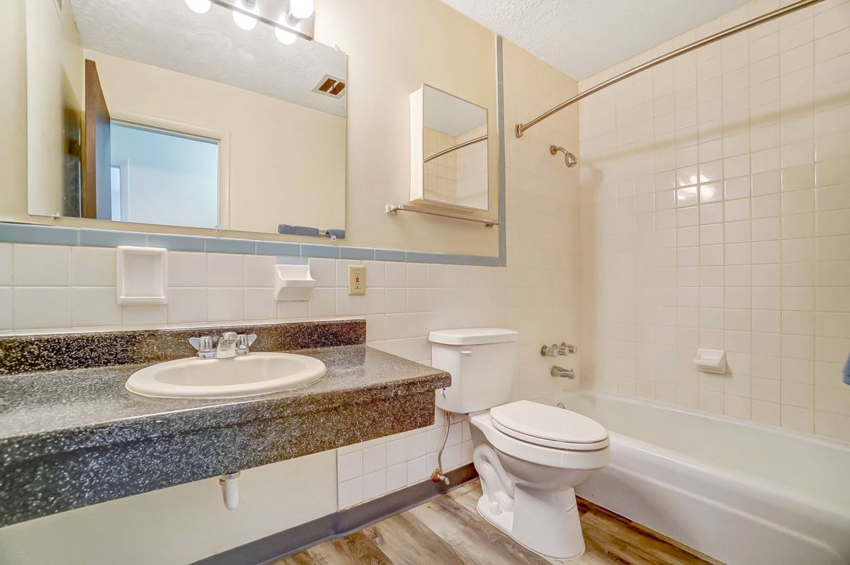 Apartment for rent at 3978, 3988 Karl Rd, Columbus, OH 43224