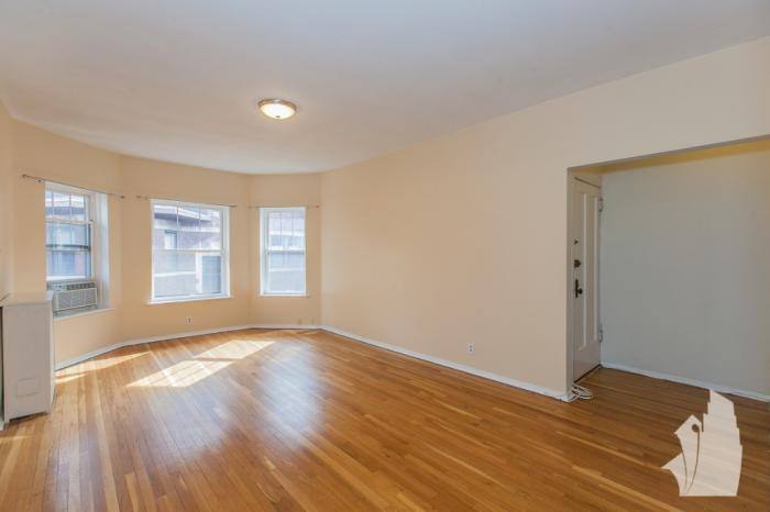 Apartment for rent at 535 W Brompton #3N, Chicago, IL 60657