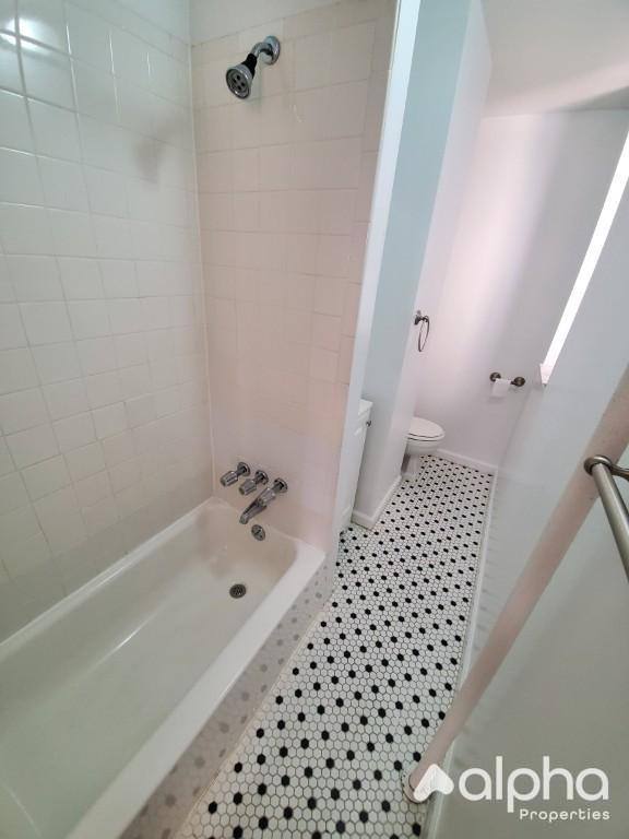 Apartment for rent at 332 E 95th St #2, New York, NY 10128