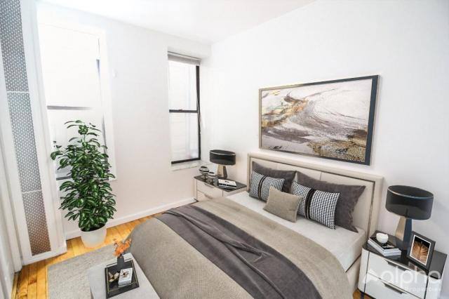 Apartment for rent at 332 E 95th St #2, New York, NY 10128