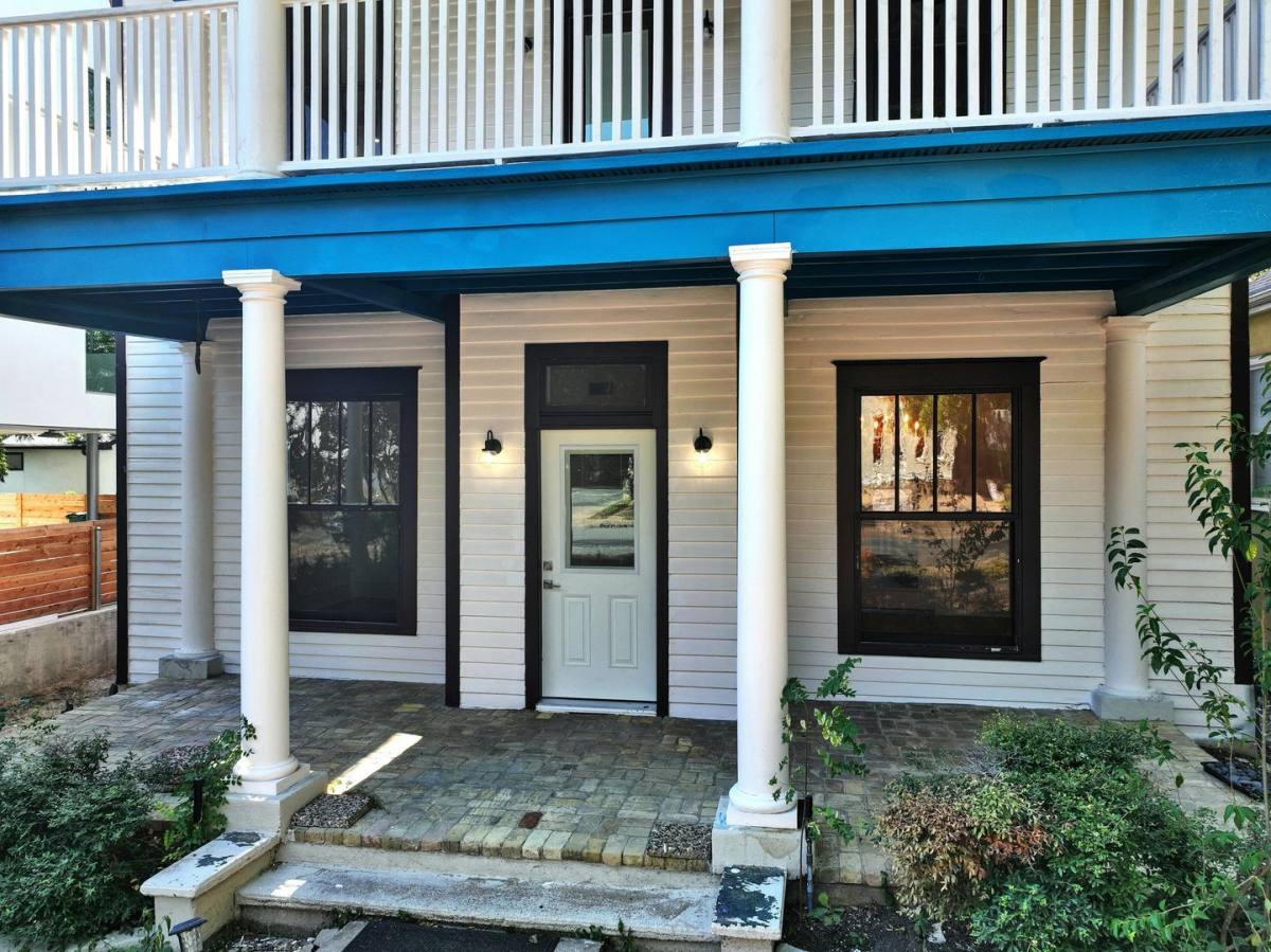 Apartment for rent at 709 W 14th St, Austin, TX 78701