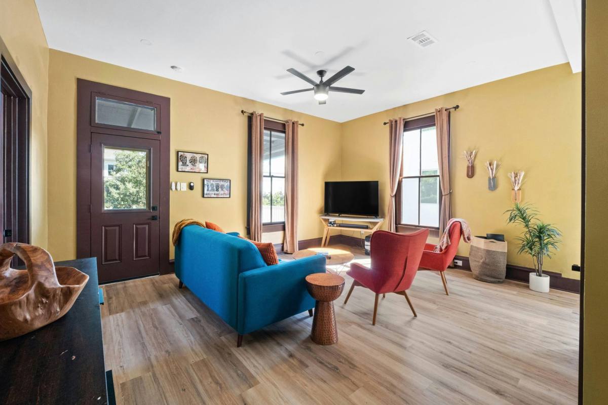Apartment for rent at 709 W 14th St, Austin, TX 78701