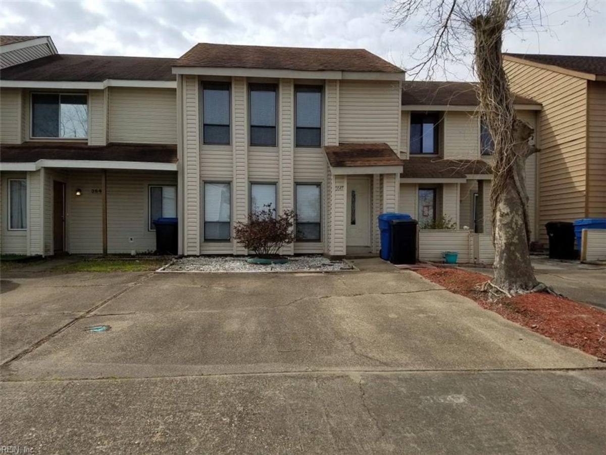 Townhouse for rent at 3647 Smokey Chamber Dr, Virginia Beach, VA 23462