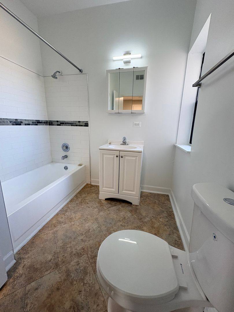 Apartment for rent at 5912 W Washington Bvld, Chicago, IL 60644