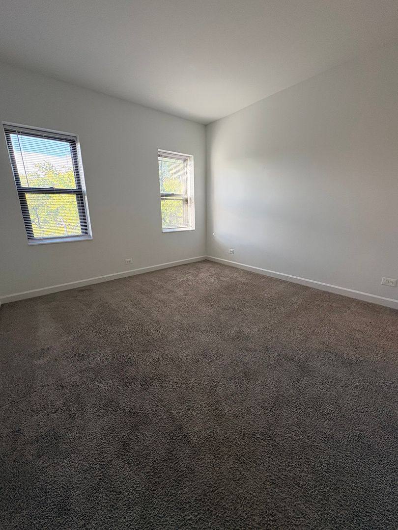 Apartment for rent at 5912 W Washington Bvld, Chicago, IL 60644