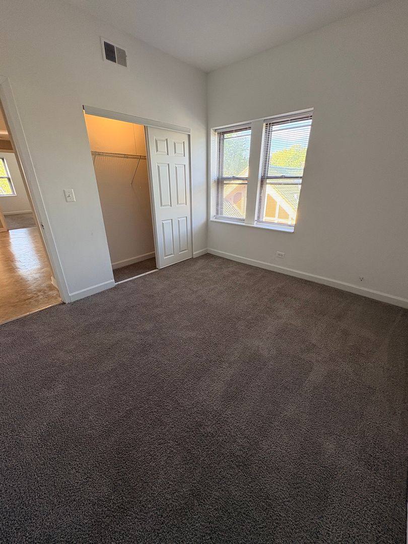 Apartment for rent at 5912 W Washington Bvld, Chicago, IL 60644