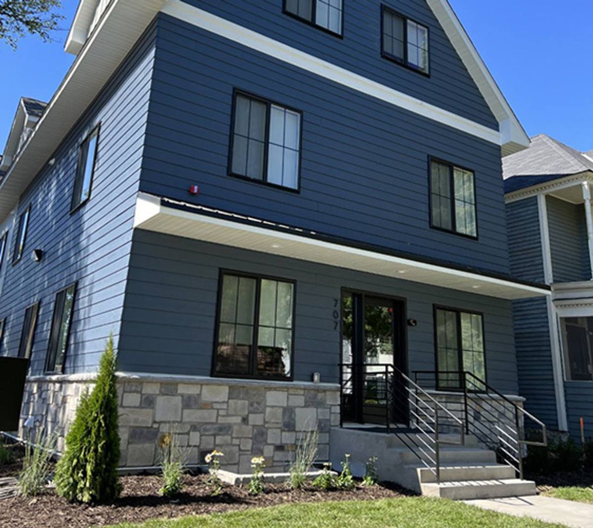 Townhouse for rent at 707 13th Ave SE, Minneapolis, MN 55414