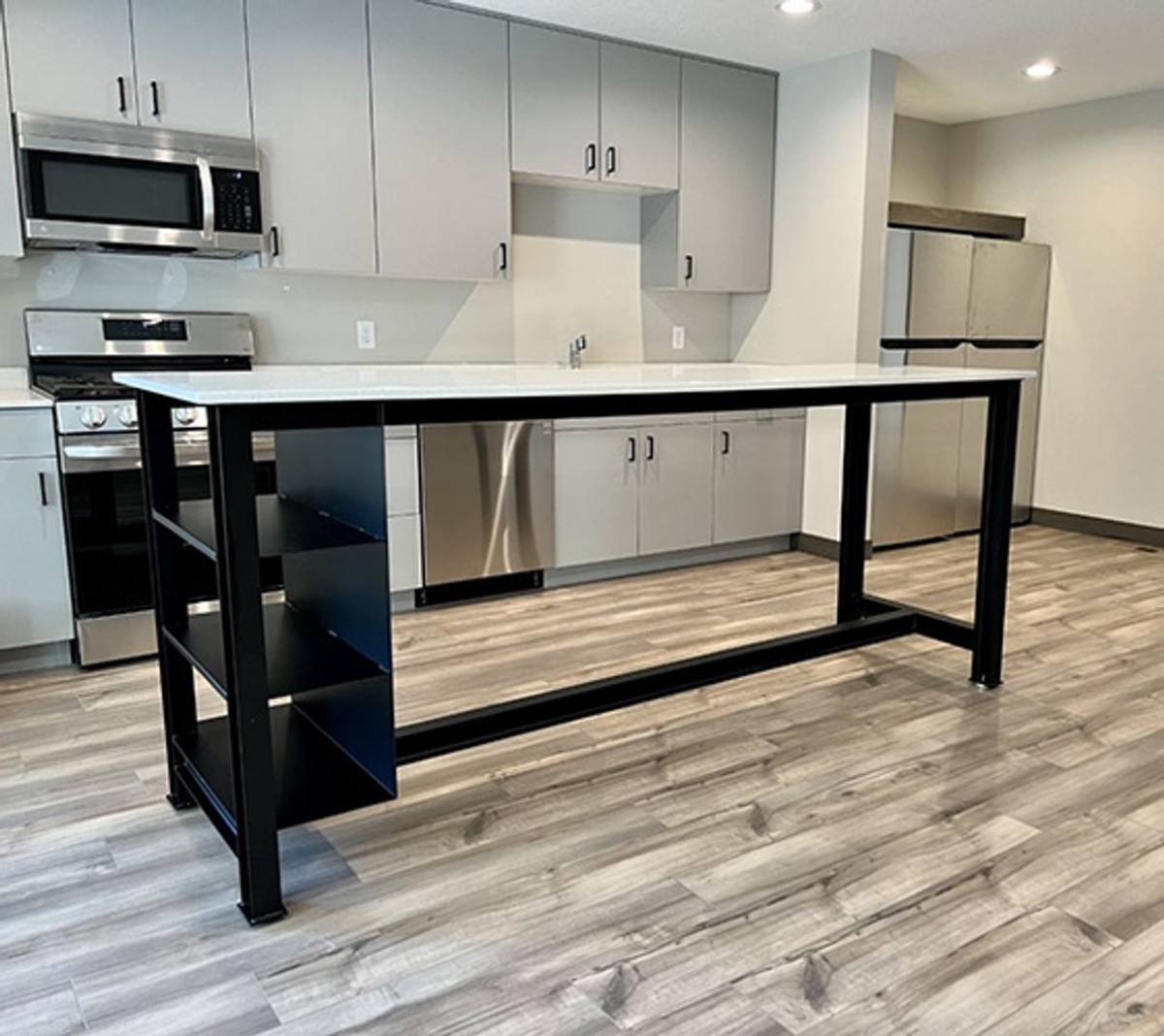 Townhouse for rent at 707 13th Ave SE, Minneapolis, MN 55414