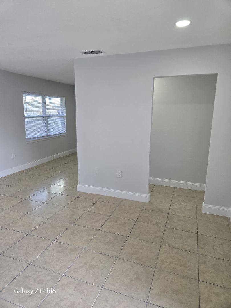 Apartment for rent at 5801 Shenandoah Way, Orlando, FL 32807