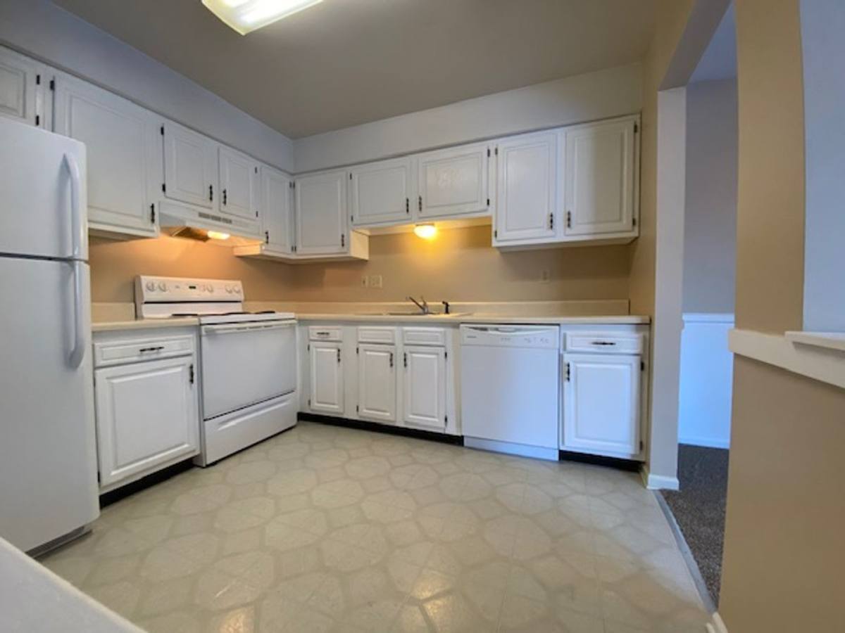 Apartment for rent at 12273 Woodside Dr, Grand Blanc, MI 48439