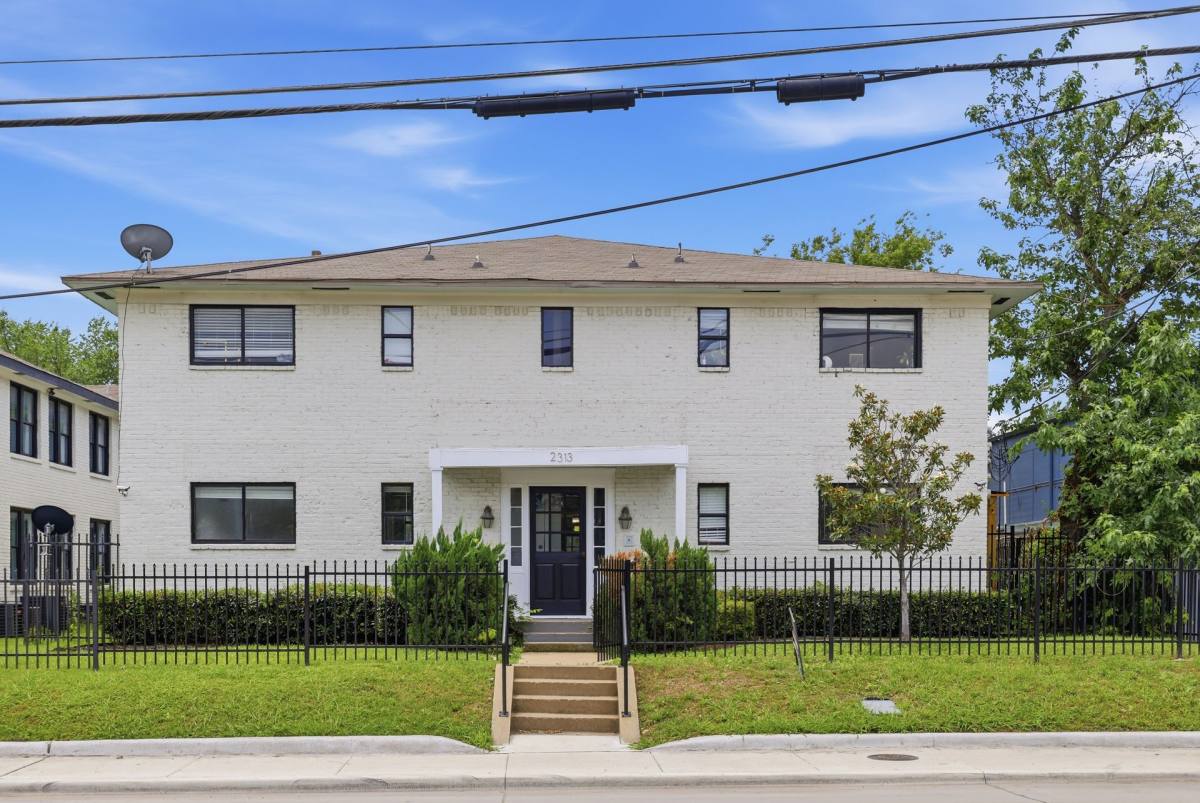 Apartment for rent at 2313 N Fitzhugh Ave, Dallas, TX 75204