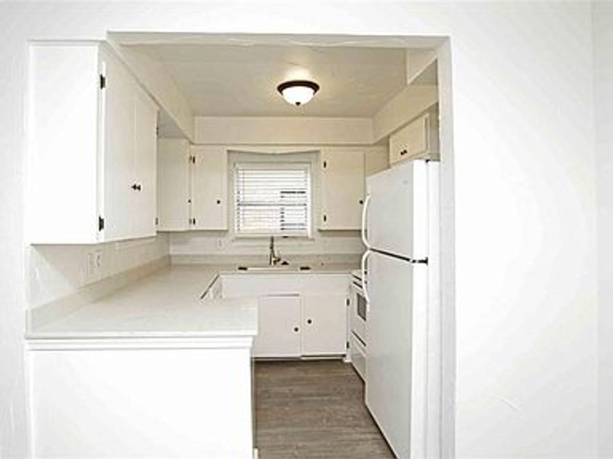 Apartment for rent at 2313 N Fitzhugh Ave, Dallas, TX 75204