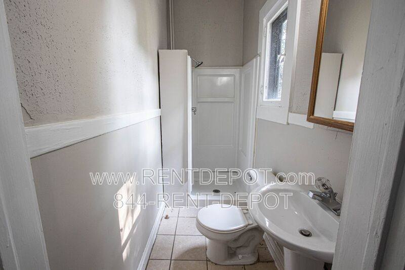 Apartment for rent at 800 SE 2nd St #C, Evansville, IN 47713