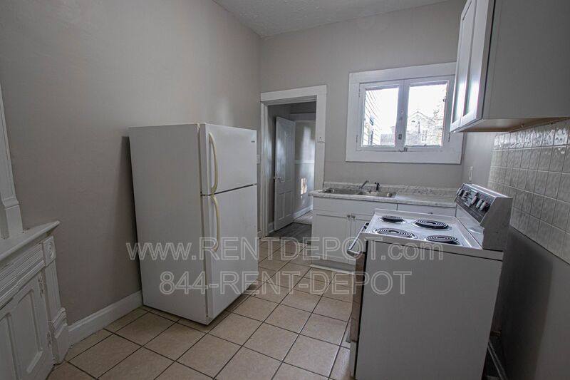 Apartment for rent at 800 SE 2nd St #C, Evansville, IN 47713