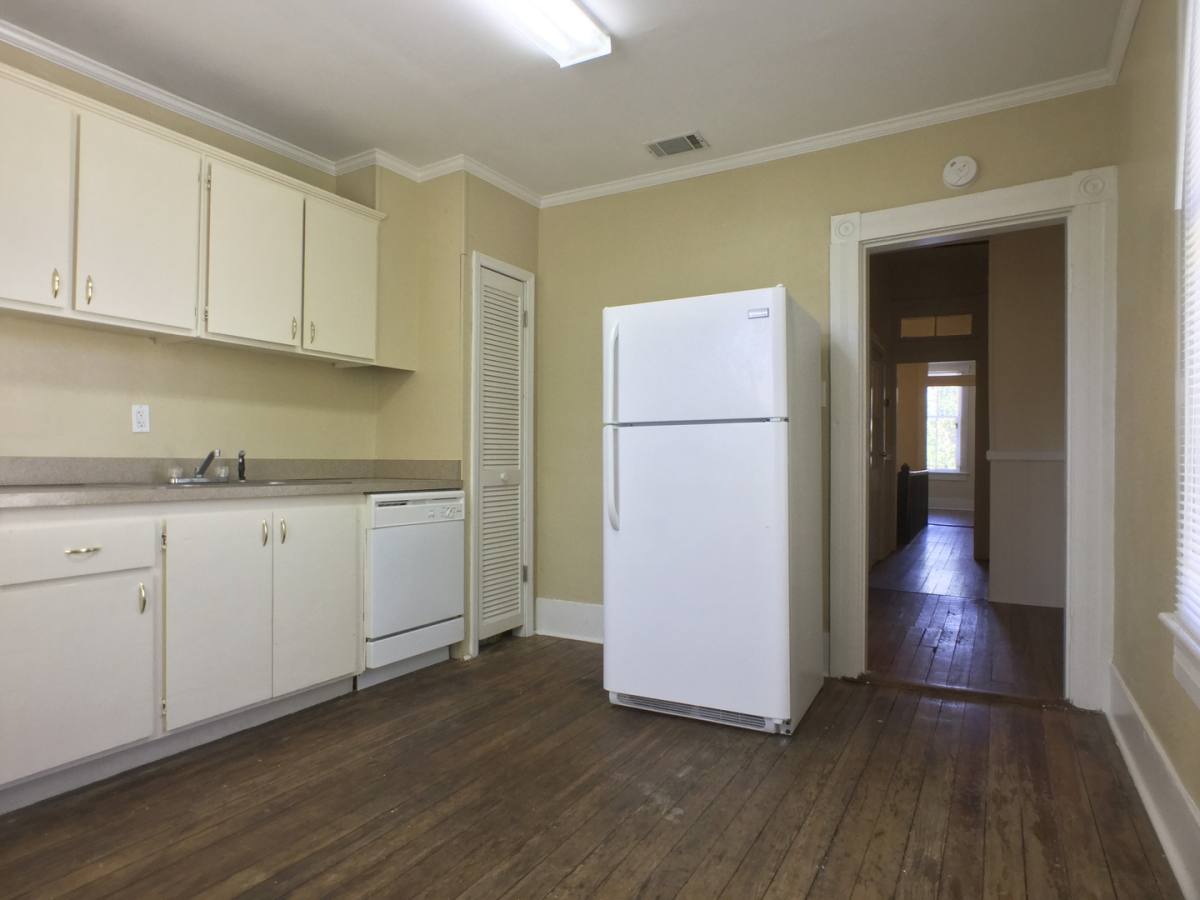 Apartment for rent at 407 E Park Ave, Savannah, GA 31401
