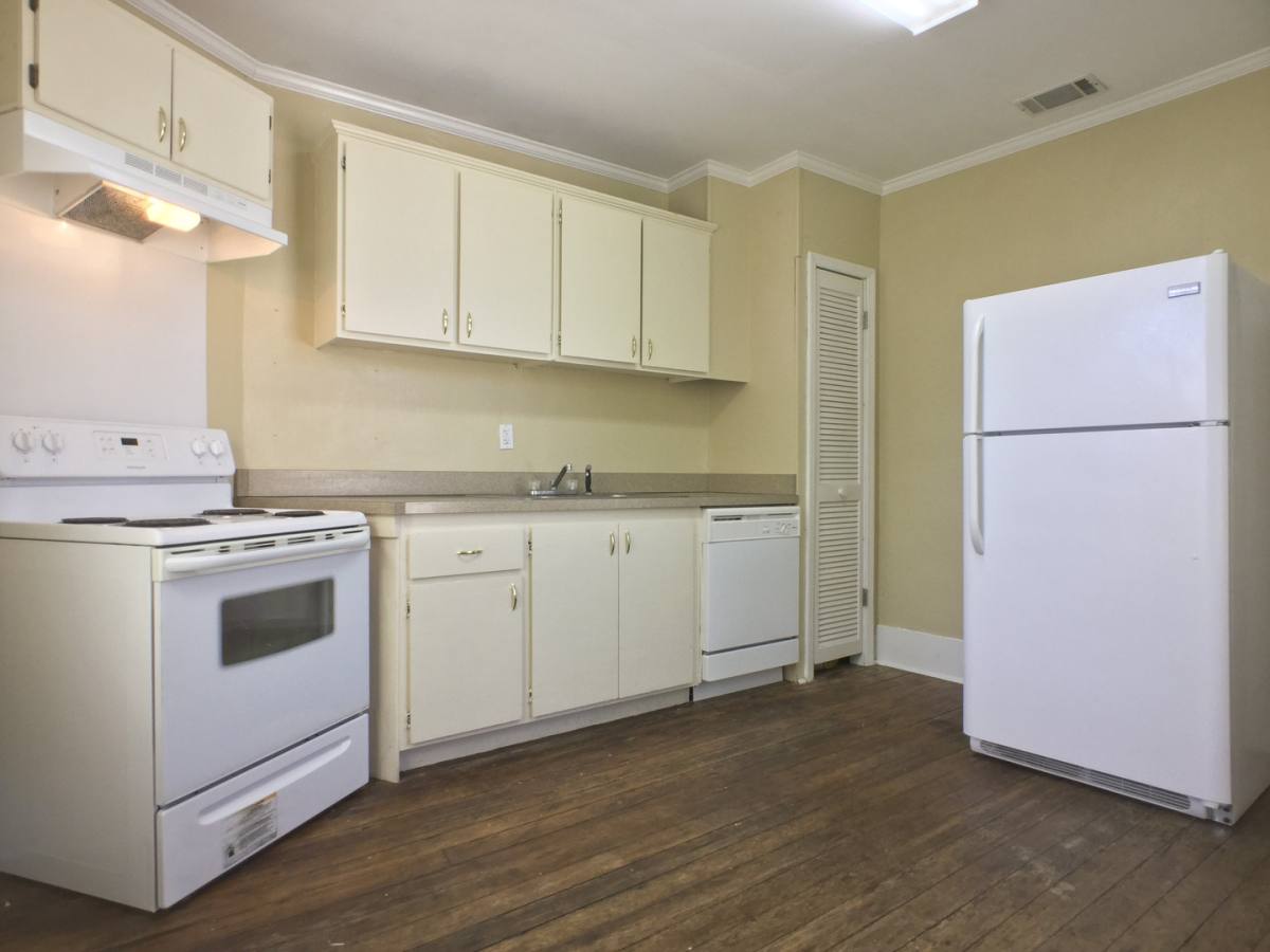 Apartment for rent at 407 E Park Ave, Savannah, GA 31401