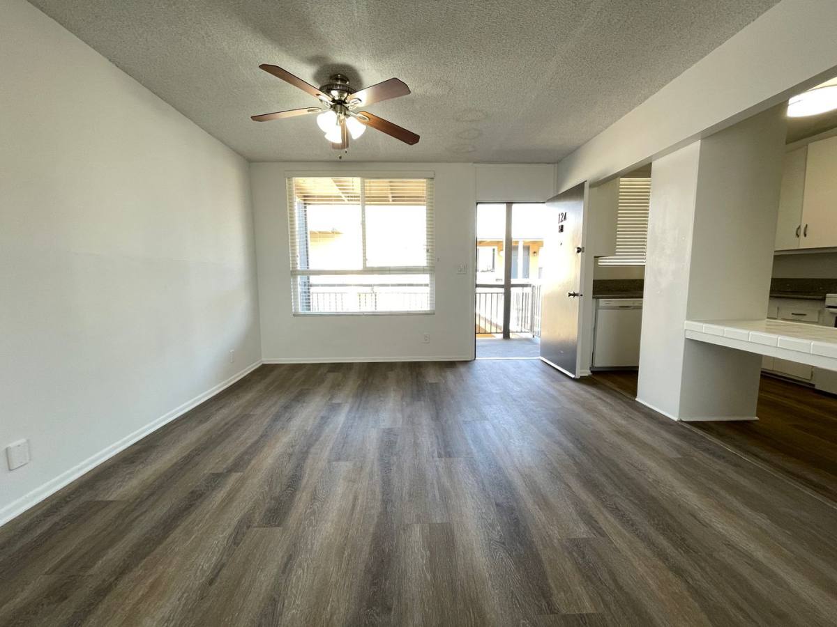 Apartment for rent at 7351 Variel Ave, Canoga Park, CA 91303