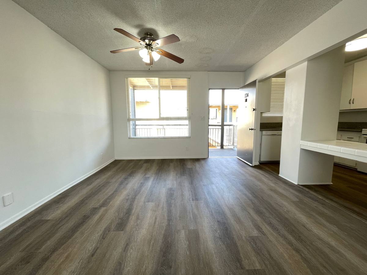 Apartment for rent at 7351 Variel Ave, Canoga Park, CA 91303