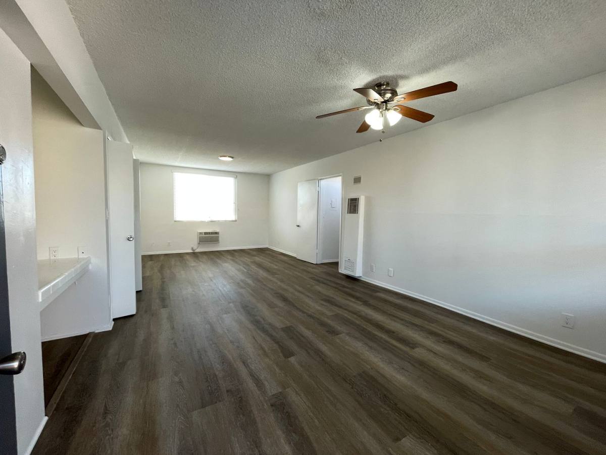 Apartment for rent at 7351 Variel Ave, Canoga Park, CA 91303