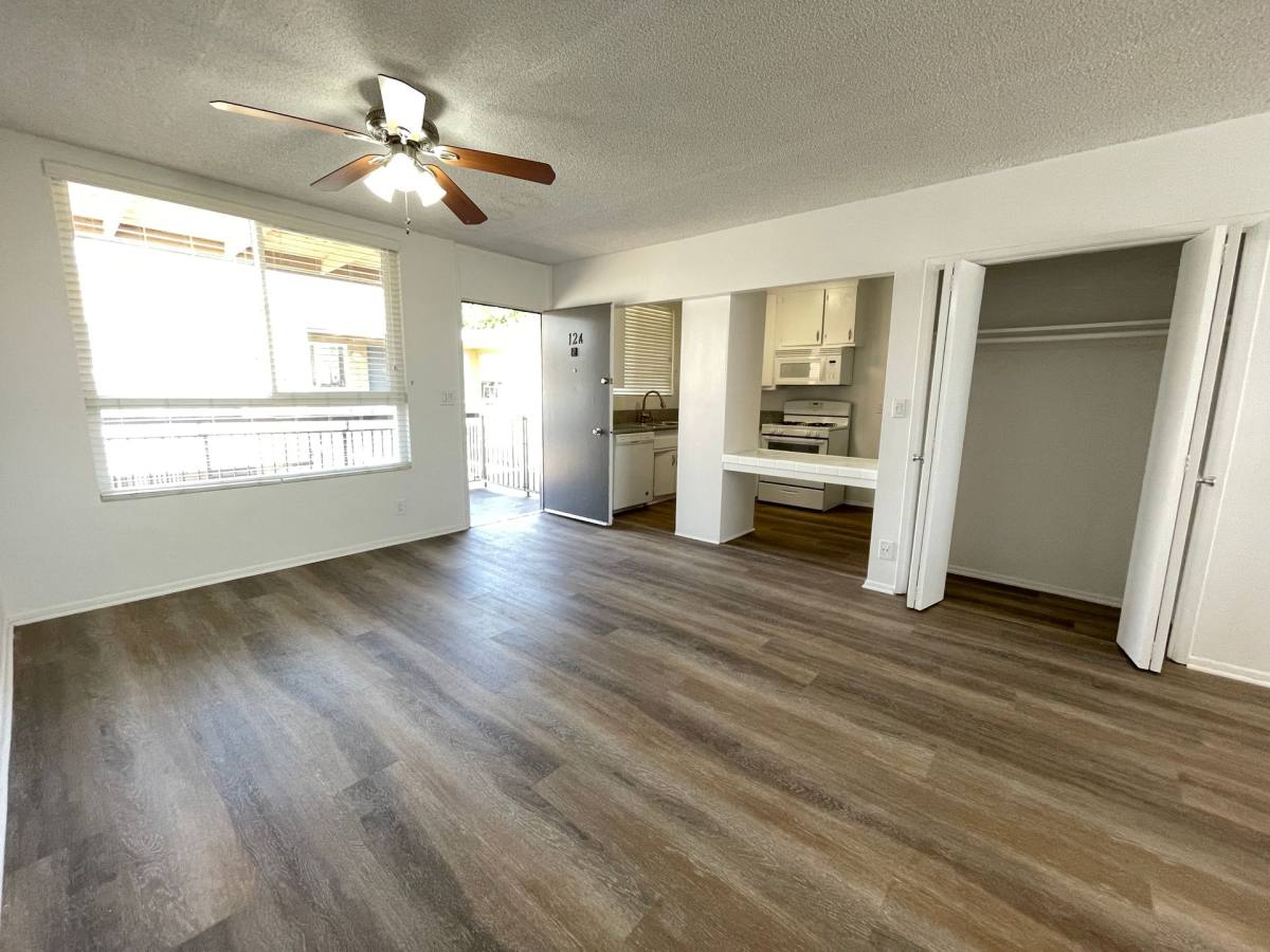 Apartment for rent at 7351 Variel Ave, Canoga Park, CA 91303