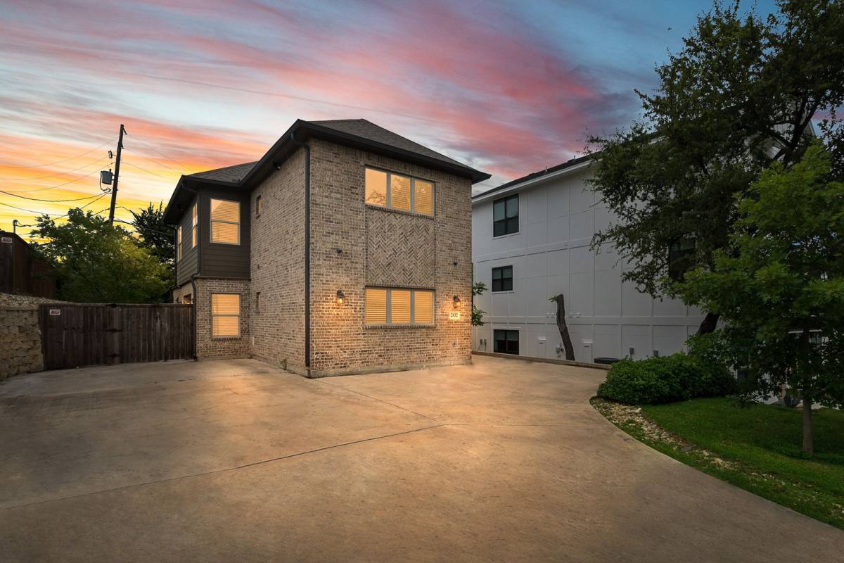 House for rent at 2832 Forest Park Blvd, Fort Worth, TX 76110