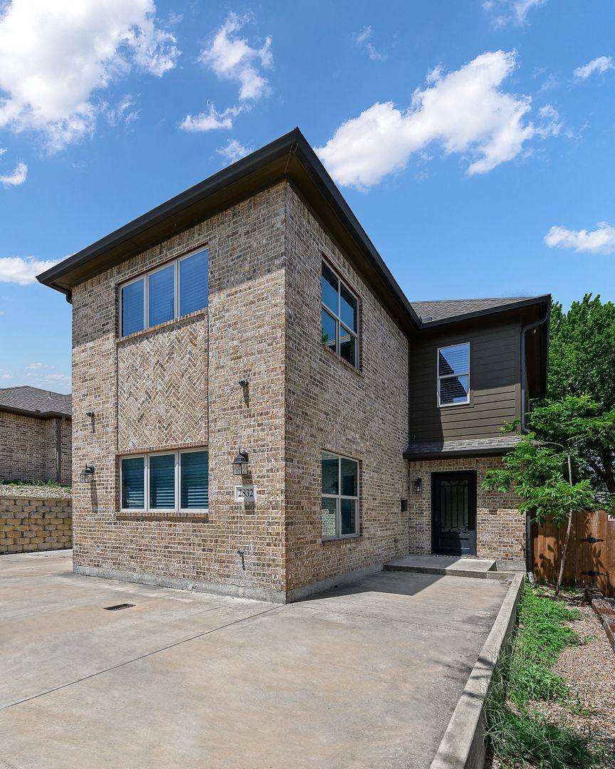 House for rent at 2832 Forest Park Blvd, Fort Worth, TX 76110