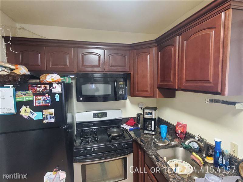 House for rent at 936 Mary St, Ann Arbor, MI 48104