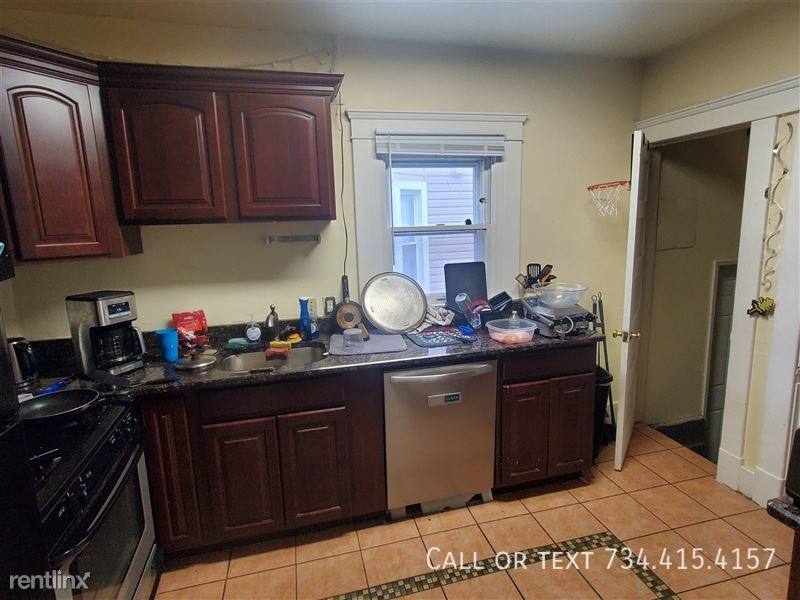 House for rent at 936 Mary St, Ann Arbor, MI 48104