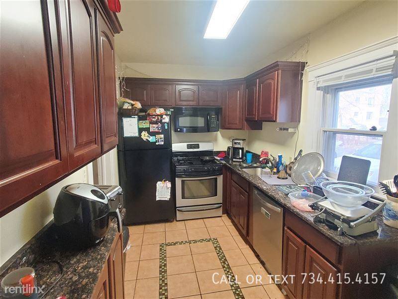 House for rent at 936 Mary St, Ann Arbor, MI 48104