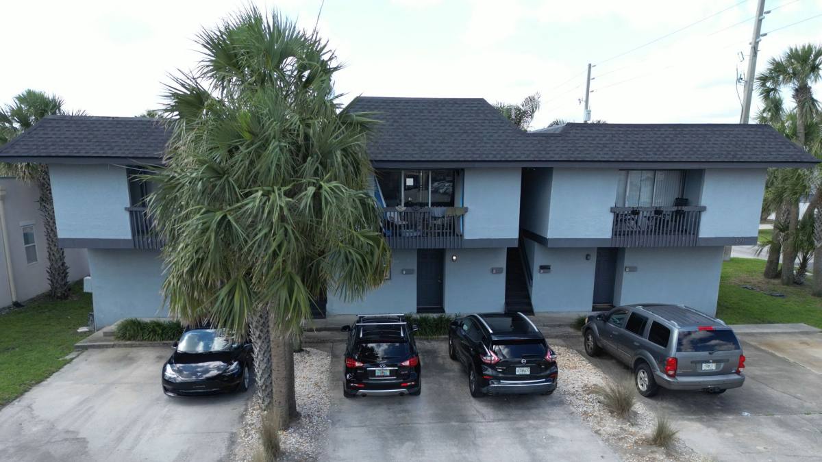 Apartment for rent at 330 6th Ave N #D, Jacksonville Beach, FL 32250