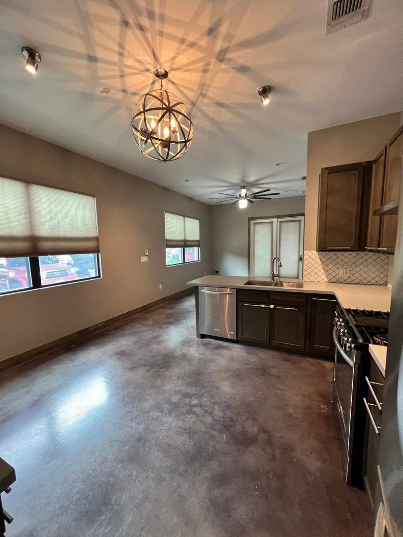 Apartment for rent at 1542 N Alamo St, San Antonio, TX 78215