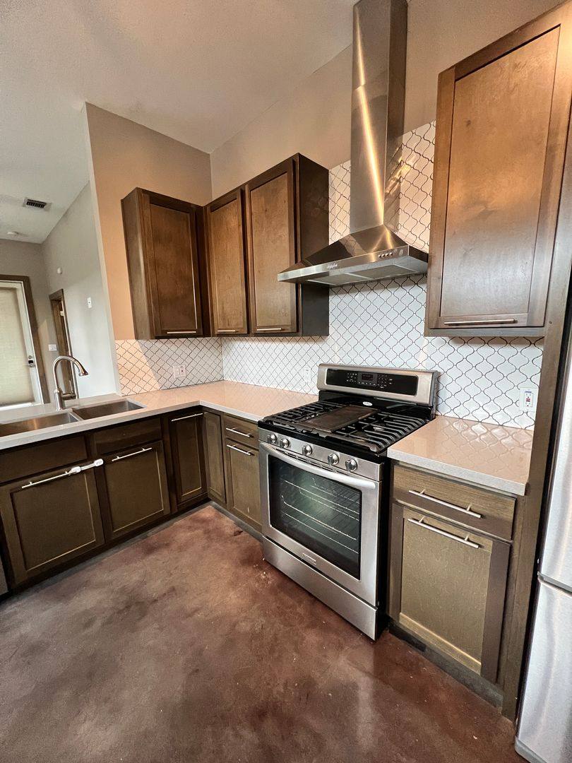 Apartment for rent at 1542 N Alamo St, San Antonio, TX 78215