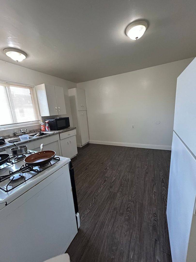 Apartment for rent at 1510 N Brooks Ave, Fresno, CA 93728