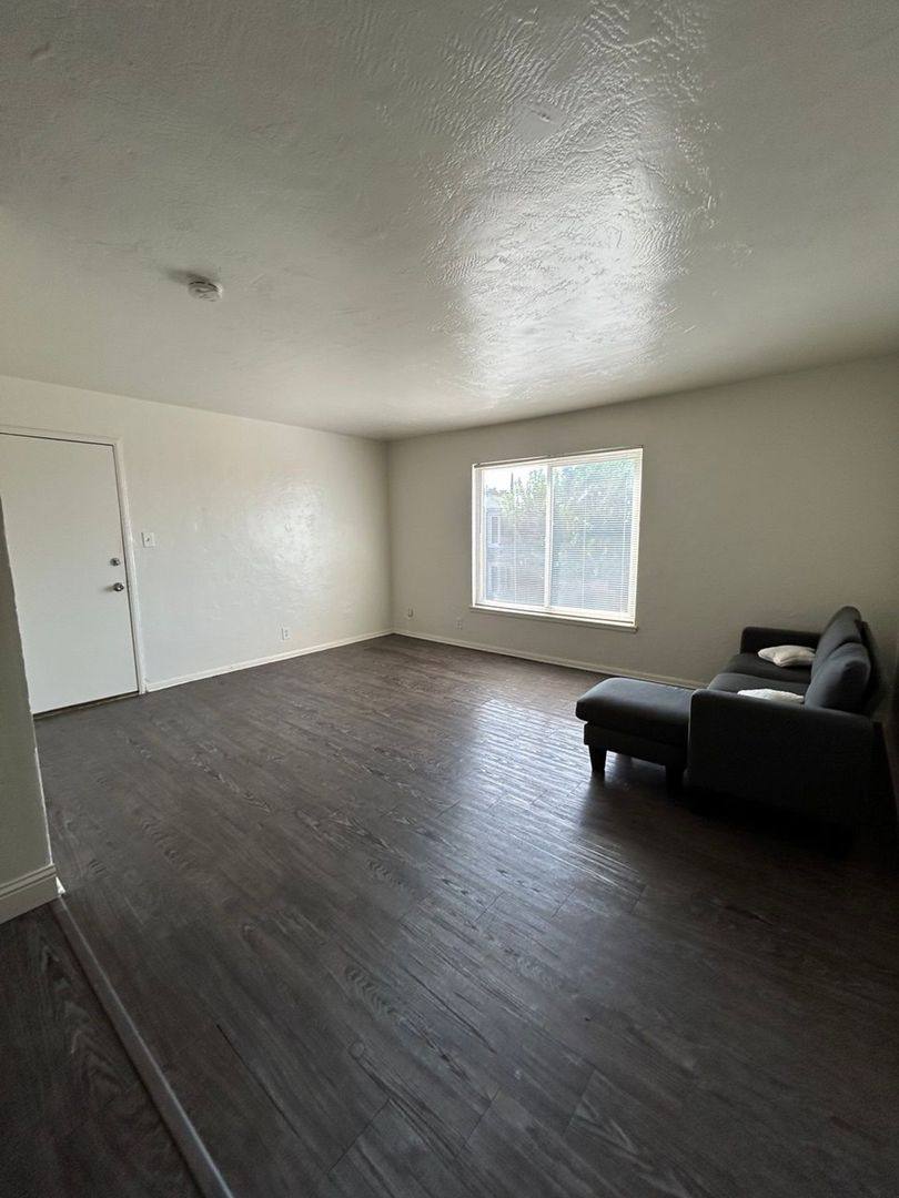 Apartment for rent at 1510 N Brooks Ave, Fresno, CA 93728