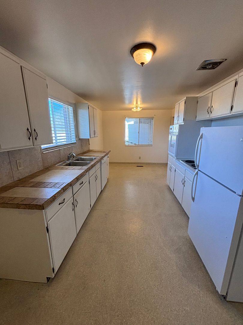 Townhouse for rent at 3429 Quincy Ave, Ogden, UT 84404